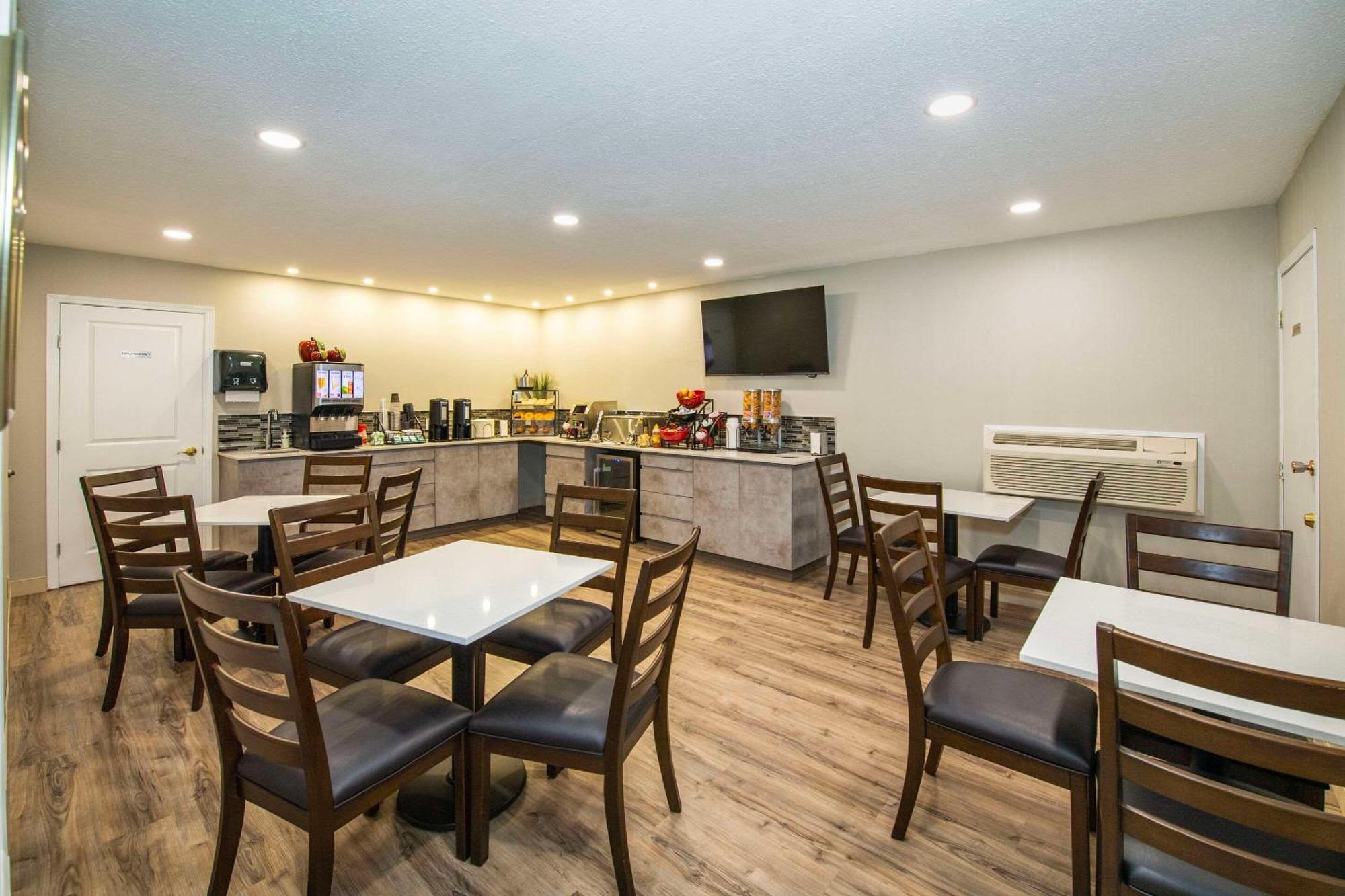 Econo Lodge Inn & Suites Pincher Creek Zewnętrze zdjęcie