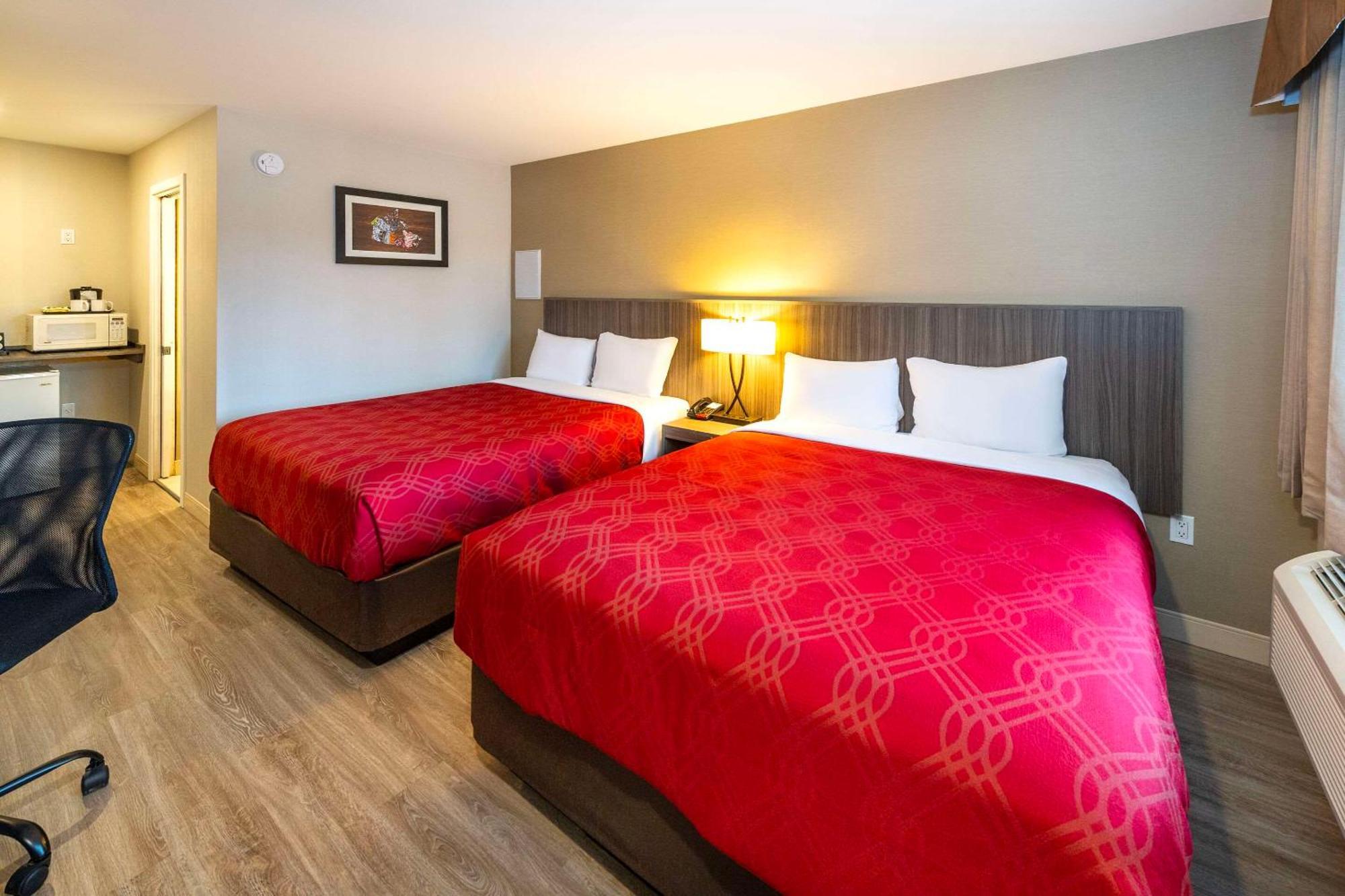 Econo Lodge Inn & Suites Pincher Creek Zewnętrze zdjęcie