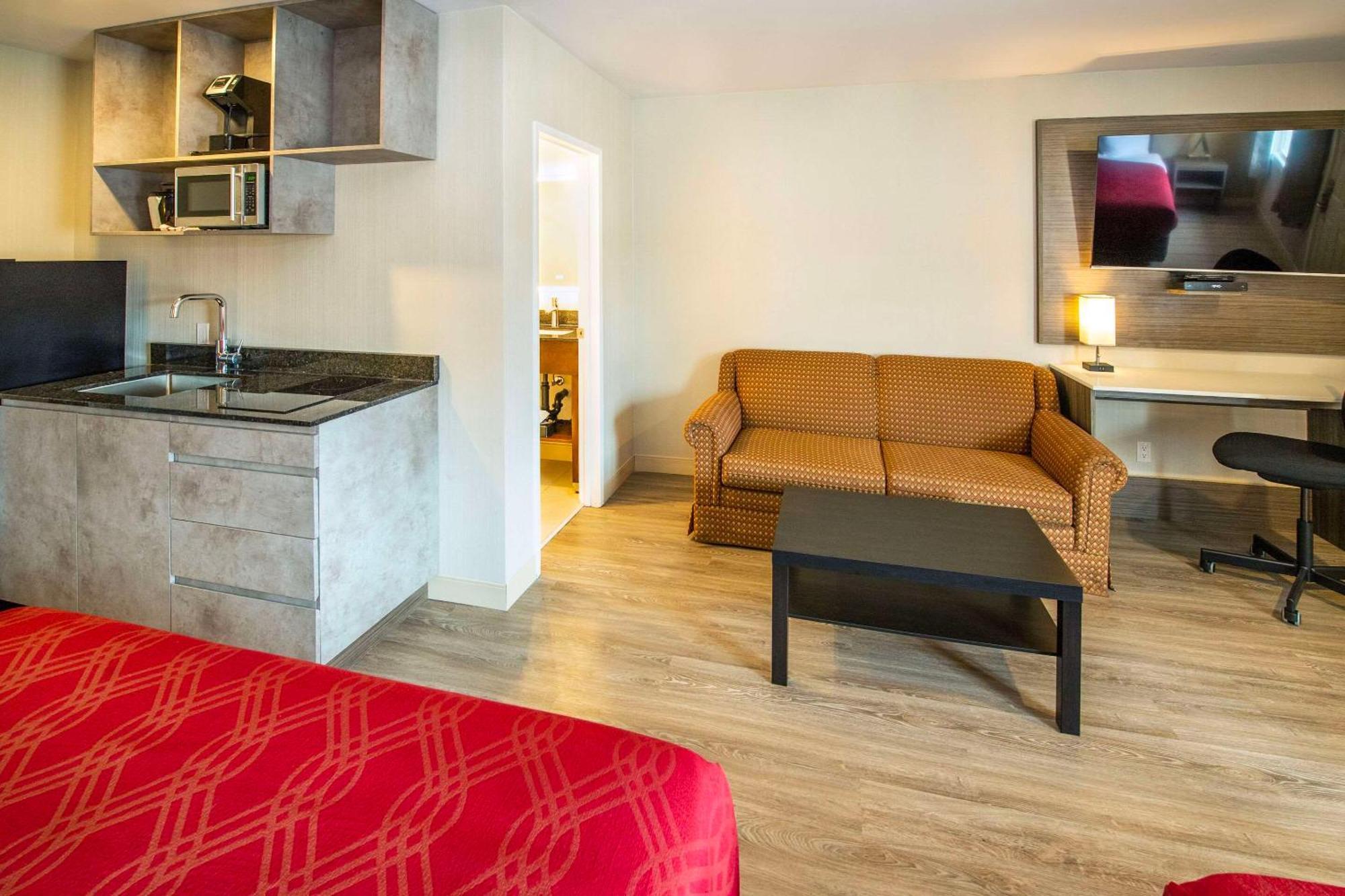Econo Lodge Inn & Suites Pincher Creek Zewnętrze zdjęcie