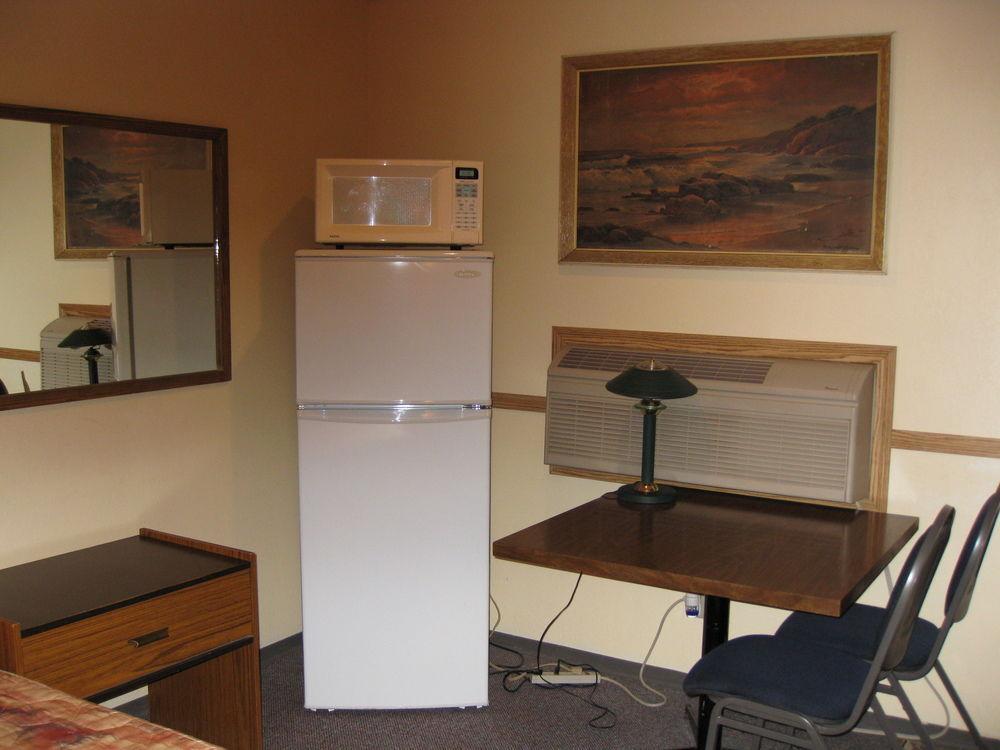 Econo Lodge Inn & Suites Pincher Creek Zewnętrze zdjęcie