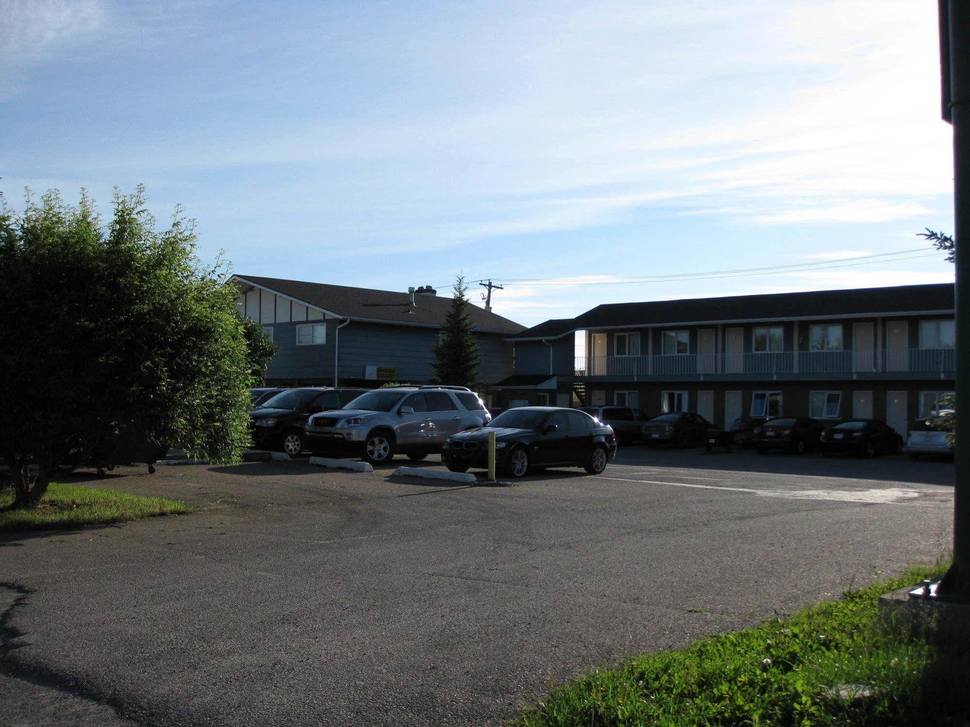 Econo Lodge Inn & Suites Pincher Creek Zewnętrze zdjęcie